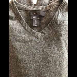 Tahari cashmere sweater 🆕